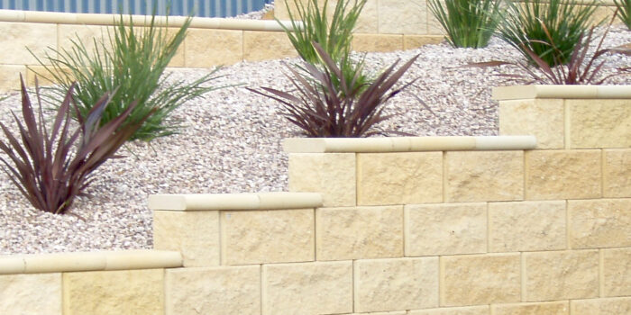Cut Mitres Corners On Retaining Wall Caps, How To Cut Garden Wall Blocks