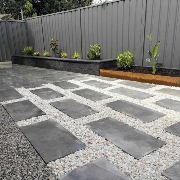 Coastal Stone 800 Steel Paving | Versawall with bullnose Garden Wall Charcoal | Rosewall Landscaping2